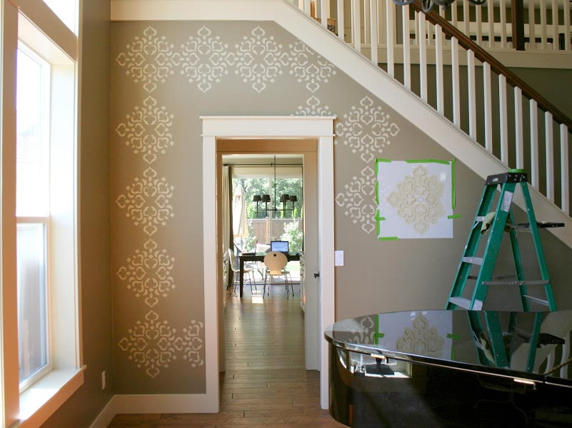 Large Mandala Wall Stencil (40cm–60cm) –Design S015
This stencil brings a harmonious balance of traditional culture and modern aesthetics, letting you create artful moments in any room. Whether you're refreshing an old
