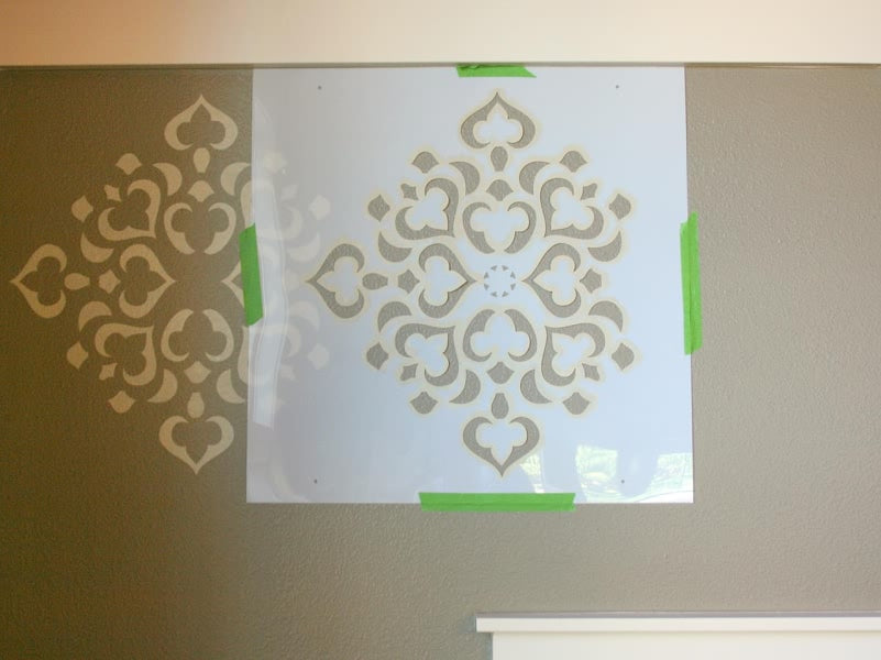 Large Mandala Wall Stencil (40cm–60cm) –Design S015
This stencil brings a harmonious balance of traditional culture and modern aesthetics, letting you create artful moments in any room. Whether you're refreshing an old